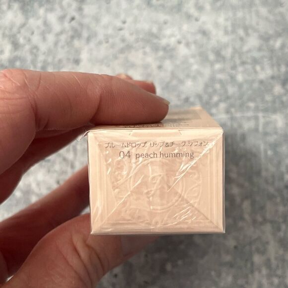 Jill Stuart Bloom Drop Lip & Cheek Chiffon Peach Humming - Picture 3 of 3